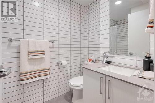 256 Rideau Street Unit#2607, Ottawa, ON - Indoor Photo Showing Bathroom