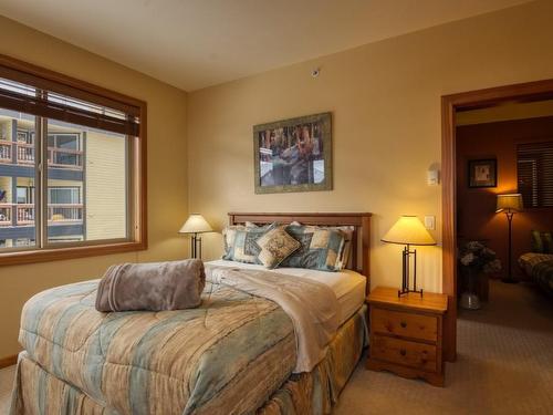 21-250 Strayhorse Road, Apex Mountain, BC - Indoor Photo Showing Bedroom
