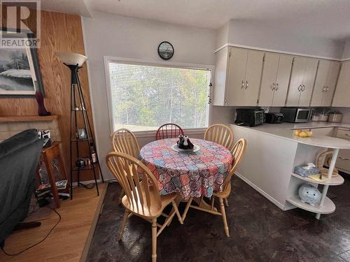 796 Vaughan Street, Quesnel, BC - Indoor Photo Showing Dining Room