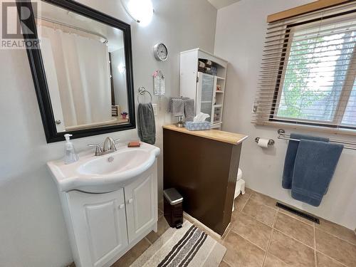 796 Vaughan Street, Quesnel, BC - Indoor Photo Showing Bathroom