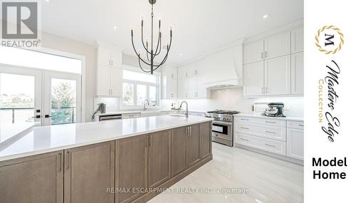 495 Masters Dr, Woodstock, ON - Indoor Photo Showing Kitchen With Upgraded Kitchen