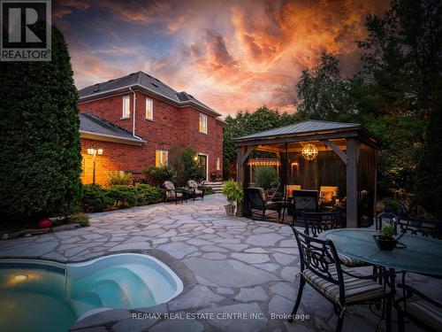 15 Trillium Terr, Halton Hills, ON - Outdoor With In Ground Pool With Deck Patio Veranda With Backyard