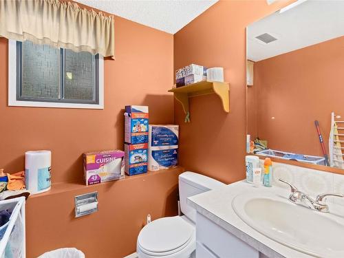3003 11 Street, Vernon, BC - Indoor Photo Showing Bathroom