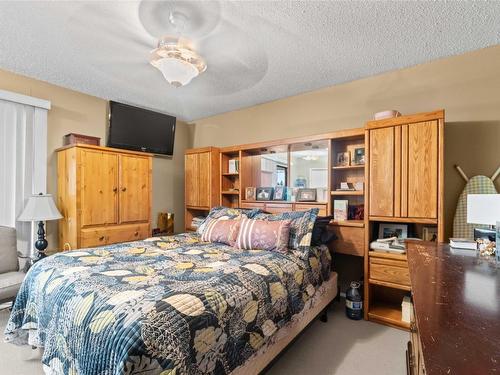 3003 11 Street, Vernon, BC - Indoor Photo Showing Bedroom