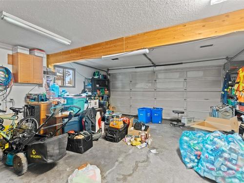 3003 11 Street, Vernon, BC - Indoor Photo Showing Garage