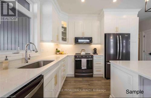 38 Mackenzie John Crescent, Brighton, ON - Indoor Photo Showing Kitchen With Upgraded Kitchen