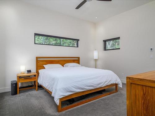 270 Crestline Terr, Nanaimo, BC - Indoor Photo Showing Bedroom
