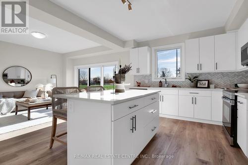 6849 Royal Magnolia Ave E, London, ON - Indoor Photo Showing Kitchen