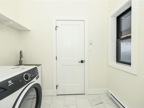650 Arrowsmith Ridge, Courtenay, BC - Indoor Photo Showing Laundry Room