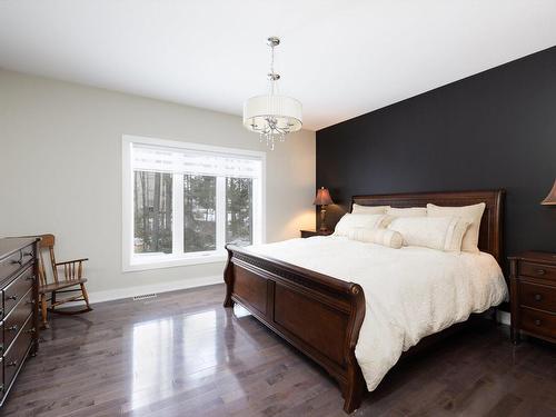 Chambre Ã  coucher principale - 89 Rue De L'Oiselet, Saint-Colomban, QC - Indoor Photo Showing Bedroom