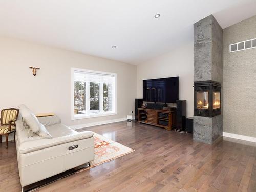 Salon - 89 Rue De L'Oiselet, Saint-Colomban, QC - Indoor Photo Showing Living Room