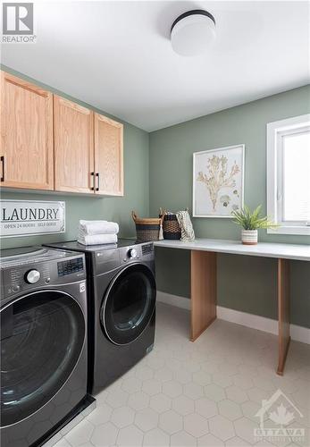 825 Gamble Drive, Russell, ON - Indoor Photo Showing Laundry Room