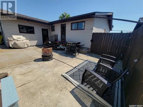 4701 Express Avenue, Macklin, SK - Outdoor With Exterior