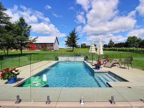 Piscine - 1578Z Côte Leclerc, Saint-Laurent-De-L'Île-D'Orléans, QC - Outdoor With In Ground Pool