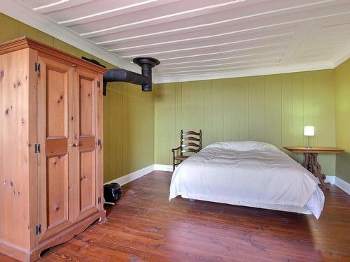 Chambre Ã Â coucher - 1578Z Côte Leclerc, Saint-Laurent-De-L'Île-D'Orléans, QC - Indoor Photo Showing Bedroom