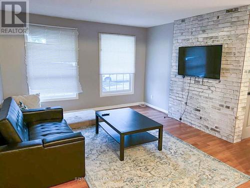 5775 Hemlock St, Niagara Falls, ON - Indoor Photo Showing Living Room