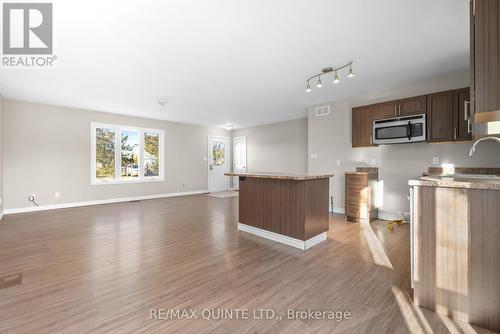 69 London Ave, Prince Edward County, ON - Indoor Photo Showing Kitchen