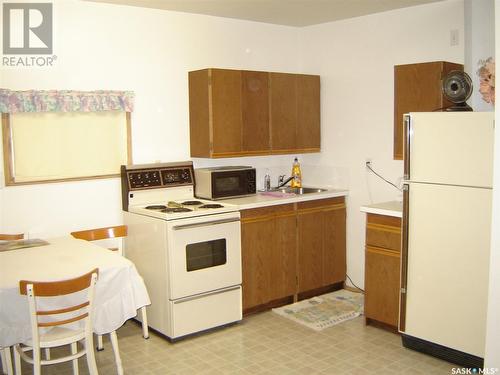 307 365 Highway, Manitou Beach, SK - Indoor Photo Showing Kitchen With Double Sink