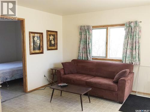 307 365 Highway, Manitou Beach, SK - Indoor Photo Showing Living Room