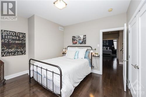 1613 Magic Morning Way, Greely, ON - Indoor Photo Showing Bedroom