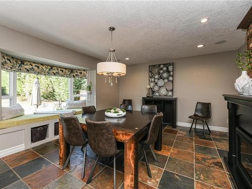5069 Mitchell Rd, Courtenay, BC - Indoor Photo Showing Dining Room