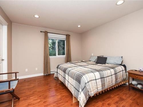 5069 Mitchell Rd, Courtenay, BC - Indoor Photo Showing Bedroom