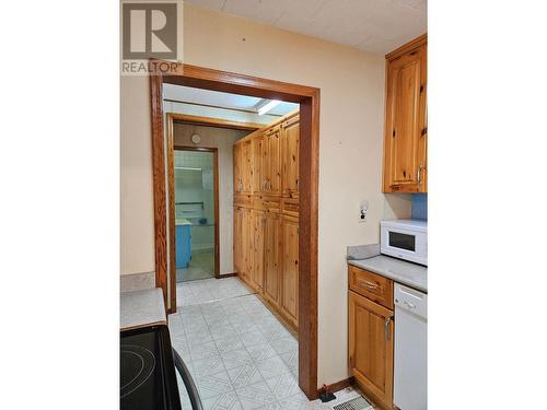 432 Alexander Road, Nakusp, BC - Indoor