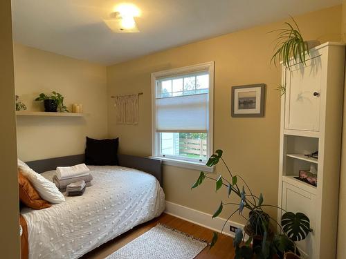 109 Morgan Street, Nelson, BC - Indoor Photo Showing Bedroom