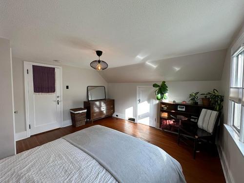109 Morgan Street, Nelson, BC - Indoor Photo Showing Bedroom