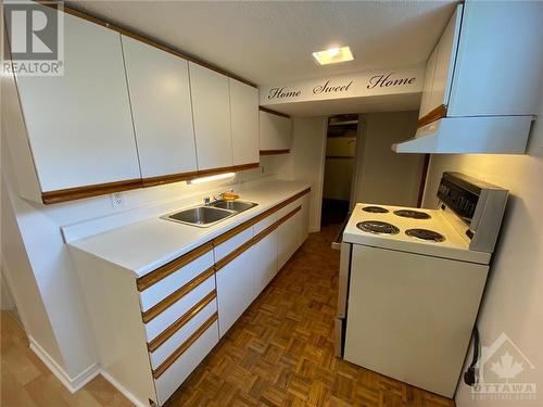 713 St Laurent Boulevard, Ottawa, ON - Indoor Photo Showing Kitchen With Double Sink