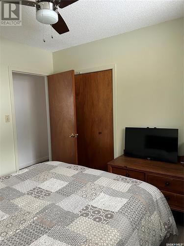 101 5Th Avenue W, Kelvington, SK - Indoor Photo Showing Bedroom