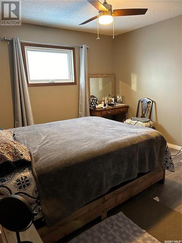 101 5Th Avenue W, Kelvington, SK - Indoor Photo Showing Bedroom