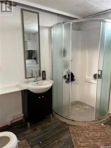 101 5Th Avenue W, Kelvington, SK - Indoor Photo Showing Bathroom