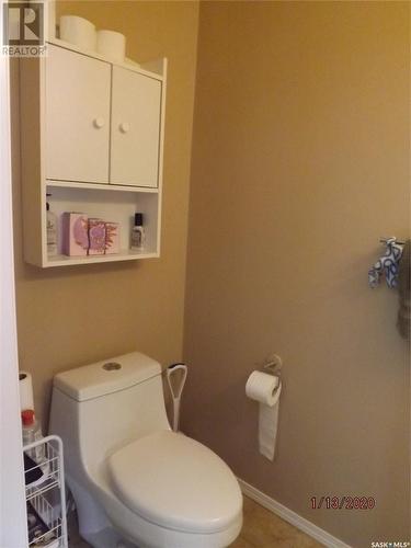 13 815 5Th Street Ne, Weyburn, SK - Indoor Photo Showing Bathroom