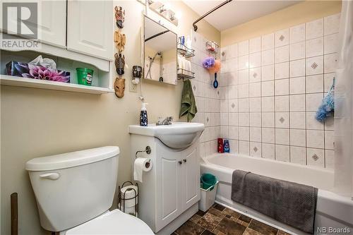 150-156 Leinster, Saint John, NB - Indoor Photo Showing Bathroom