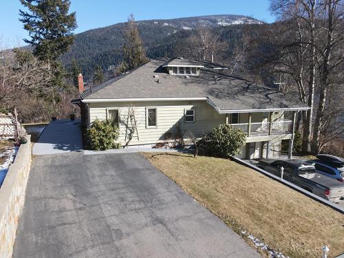1565 Highway 3A, Nelson, BC - Outdoor