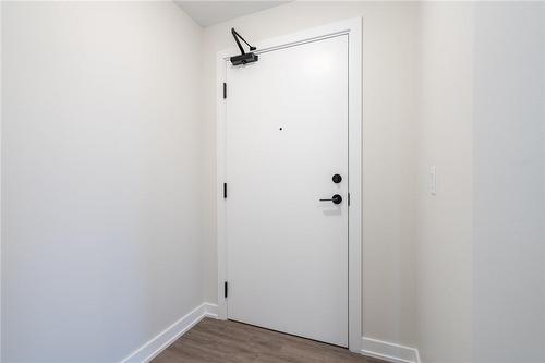 600 North Service Road|Unit #508, Hamilton, ON - Indoor Photo Showing Laundry Room