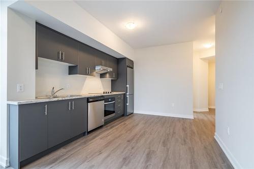 600 North Service Road|Unit #508, Hamilton, ON - Indoor Photo Showing Kitchen With Upgraded Kitchen