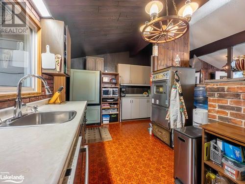 Kitchen - 399 Horseshoe Lake, Seguin, ON - Indoor Photo Showing Kitchen