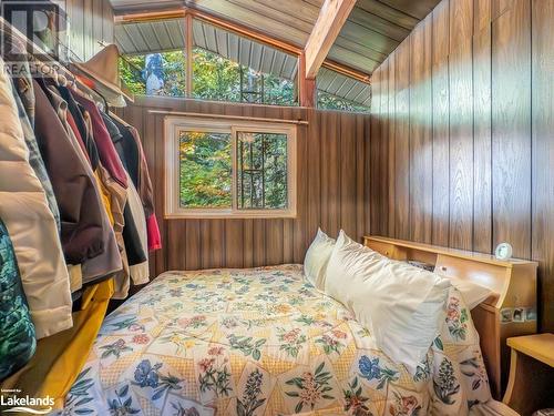 Bedroom 4 - 399 Horseshoe Lake, Seguin, ON - Indoor Photo Showing Bedroom