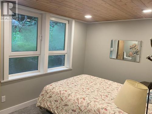 Dl6707 Sakinaw Lake, Pender Harbour, BC - Indoor Photo Showing Bedroom