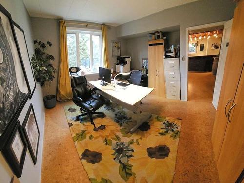 1854 Myhrest Rd, Cowichan Bay, BC - Indoor Photo Showing Office