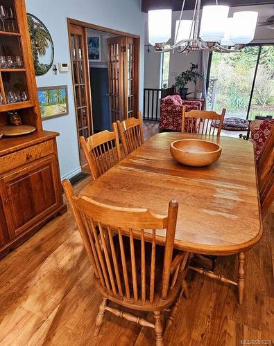 1854 Myhrest Rd, Cowichan Bay, BC - Indoor Photo Showing Dining Room