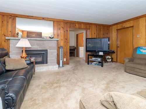 6787 Grant Rd West, Sooke, BC - Indoor Photo Showing Living Room With Fireplace