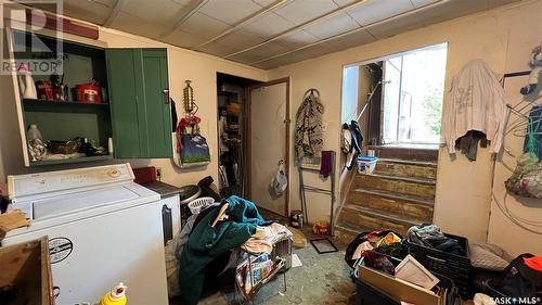 408 1St Street, Delisle, SK - Indoor Photo Showing Laundry Room