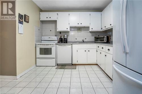 Upper - 119 Avondale Street, Hamilton, ON - Indoor Photo Showing Kitchen