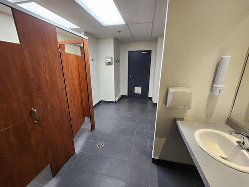 Salle de bains - 100-875 Boul. Charest O., Québec (La Cité-Limoilou), QC - Indoor Photo Showing Bathroom