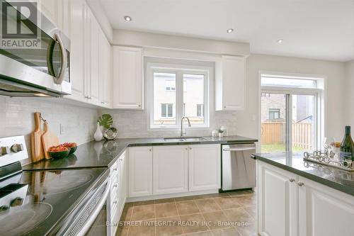 99 Greenspire Avenue, Markham, ON - Indoor Photo Showing Kitchen With Double Sink With Upgraded Kitchen
