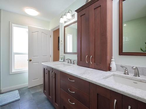 2740 Northwest Bay Rd, Nanoose Bay, BC - Indoor Photo Showing Bathroom