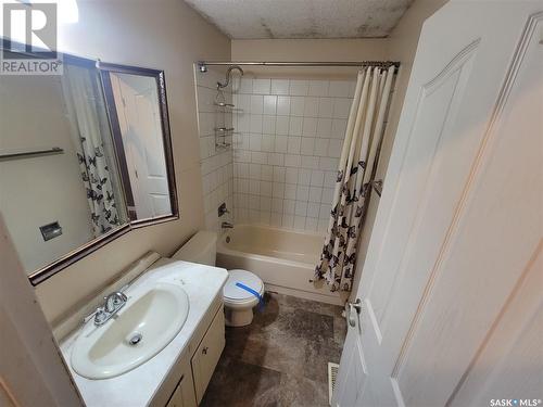 1152 108Th Street, North Battleford, SK - Indoor Photo Showing Bathroom
